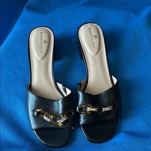 Bandolino Black Mules with Shiny Strap